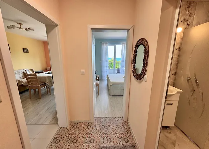 شقة Sea View In Aurora Complex, Steps From The